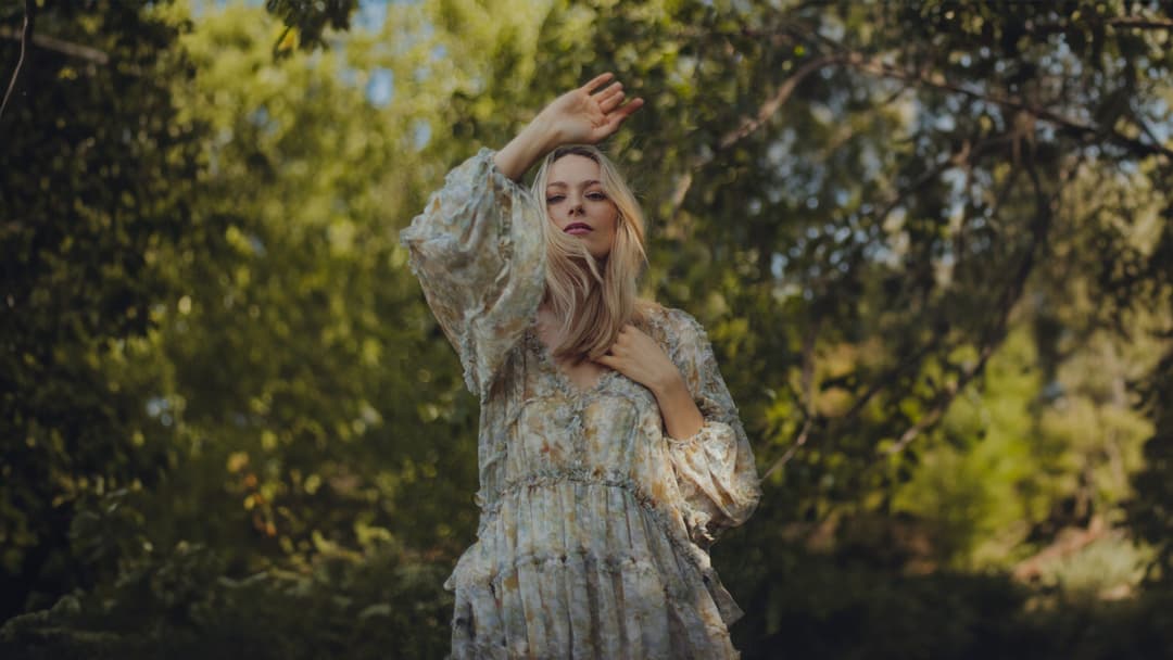 LÉA JARRY DÉVOILE UN VIDÉOCLIP POUR LA PIÈCE AU-DESSUS DES ROSEAUX, TIRÉE DE SON 2e ALBUM COMME AVANT QUI SERA CÉLÉBRÉ AVEC PLUSIEURS NOMINATIONS CET AUTOMNE