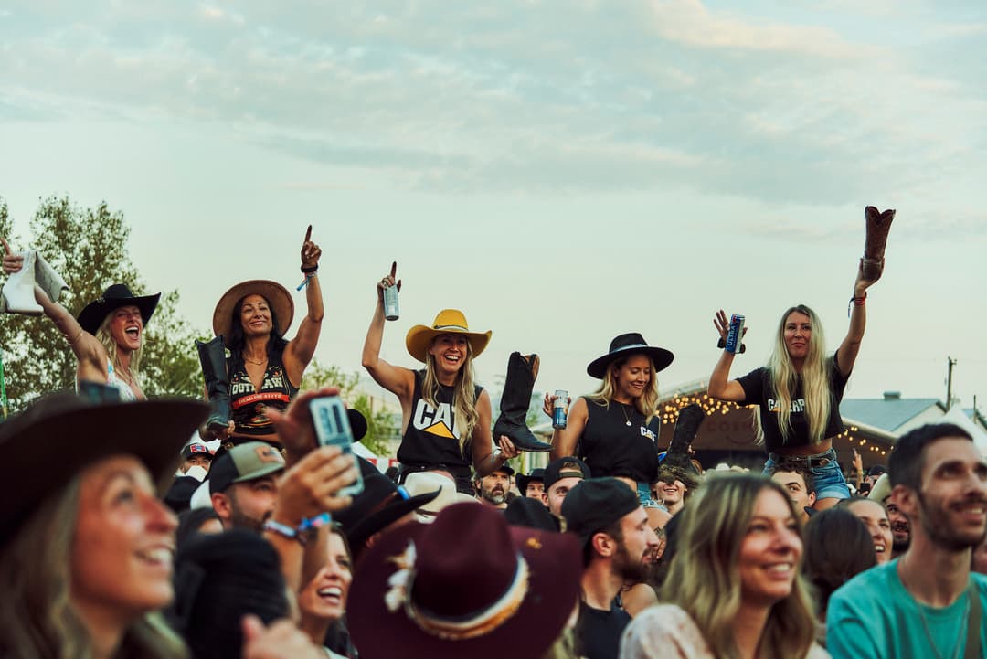 LA 9e ÉDITION DU FESTIVAL COUNTRY LOTBINIÈRE EN MET PLEIN LA VUE À SES 40 000 FESTIVALIERS!